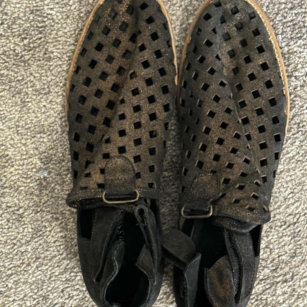 Musse & Cloud Black with Gold Fleck Flats with Perforated Design